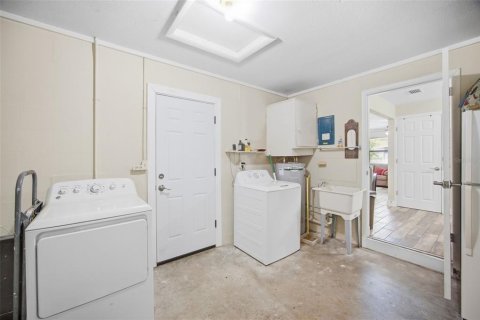 House in Zephyrhills, Florida 2 bedrooms, 92.62 sq.m. № 2390918 - photo 15