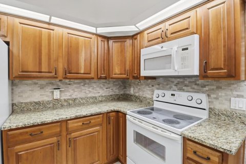 House in Homosassa, Florida 3 bedrooms, 191.19 sq.m. № 2234426 - photo 15