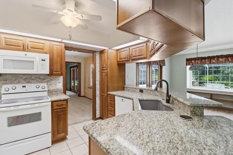 House in Homosassa, Florida 3 bedrooms, 191.19 sq.m. № 2234426 - photo 16