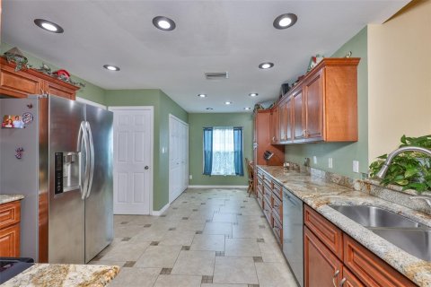House in Riverview, Florida 4 bedrooms, 155.52 sq.m. № 1839999 - photo 30