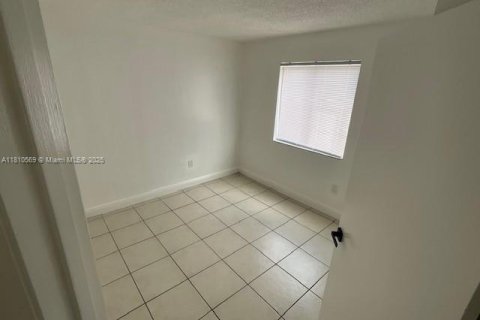 Купить кондоминиум в Майами, Флорида 3 спальни, 91.69м2, № 1956741 - фото 8