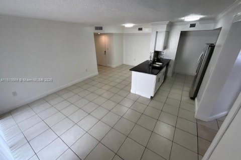 Купить кондоминиум в Майами, Флорида 3 спальни, 91.69м2, № 1956741 - фото 5