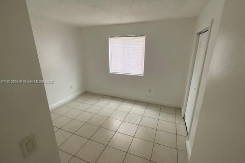 Купить кондоминиум в Майами, Флорида 3 спальни, 91.69м2, № 1956741 - фото 7