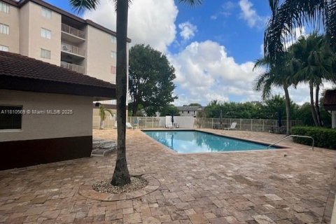 Купить кондоминиум в Майами, Флорида 3 спальни, 91.69м2, № 1956741 - фото 2