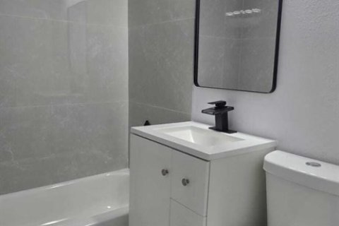 House in Fort Lauderdale, Florida 4 bedrooms, 147.9 sq.m. № 2377384 - photo 15