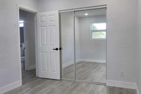House in Fort Lauderdale, Florida 4 bedrooms, 147.9 sq.m. № 2377384 - photo 20