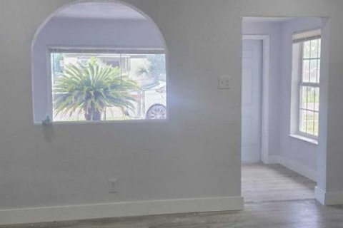 House in Fort Lauderdale, Florida 4 bedrooms, 147.9 sq.m. № 2377384 - photo 9
