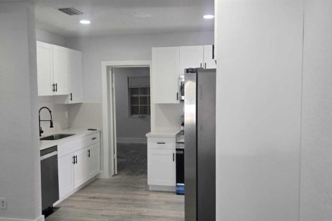 House in Fort Lauderdale, Florida 4 bedrooms, 147.9 sq.m. № 2377384 - photo 14