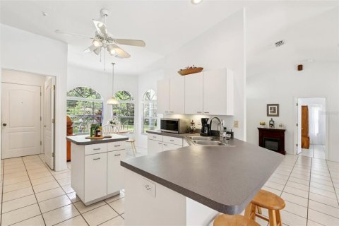 House in Wesley Chapel, Florida 3 bedrooms, 169.36 sq.m. № 1822574 - photo 10