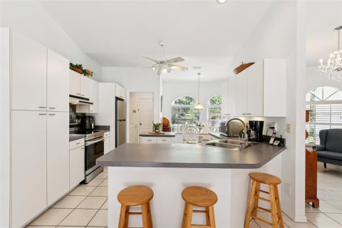 House in Wesley Chapel, Florida 3 bedrooms, 169.36 sq.m. № 1822574 - photo 9