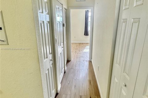 Townhouse in Homestead, Florida 2 bedrooms, 132.11 sq.m. № 1956647 - photo 7