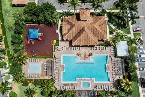 Townhouse in Homestead, Florida 2 bedrooms, 132.11 sq.m. № 1956647 - photo 15