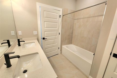 Villa ou maison à louer à Bradenton, Floride: 4 chambres, 176.51 m2 № 1838595 - photo 11