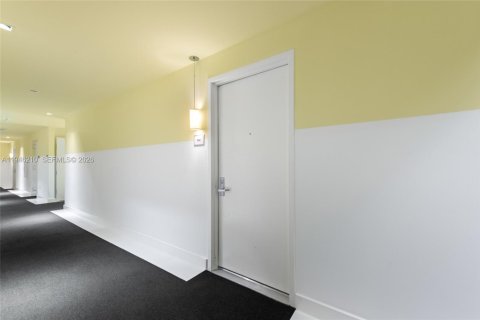 Снять в аренду кондоминиум в Майами, Флорида 1 спальня, 55.46м2, № 2002568 - фото 2