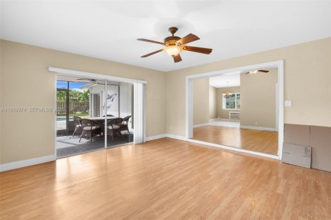 Casa en venta en Plantation, Florida, 3 dormitorios, 124.12 m2 № 1994915 - foto 4