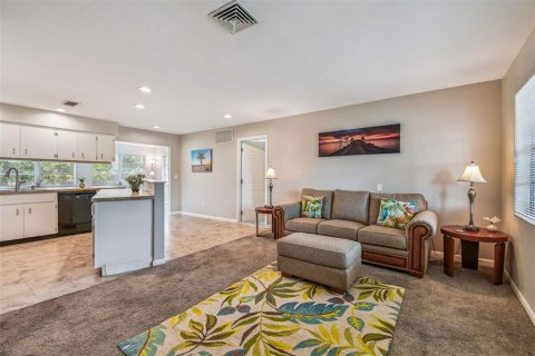 House in Clearwater, Florida 2 bedrooms, 116.5 sq.m. № 1853004 - photo 7