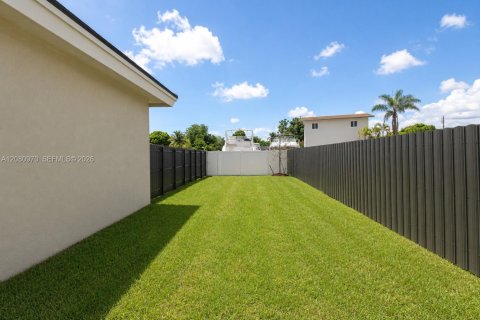 Villa ou maison à louer à Miami, Floride: 3 chambres, 133.41 m2 № 2343581 - photo 9