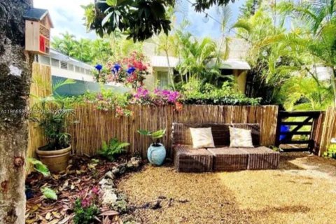 Casa en venta en Coral Gables, Florida, 6 dormitorios, 275.46 m2 № 2027324 - foto 19