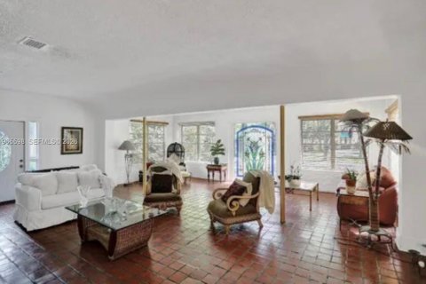 Casa en venta en Coral Gables, Florida, 6 dormitorios, 275.46 m2 № 2027324 - foto 3
