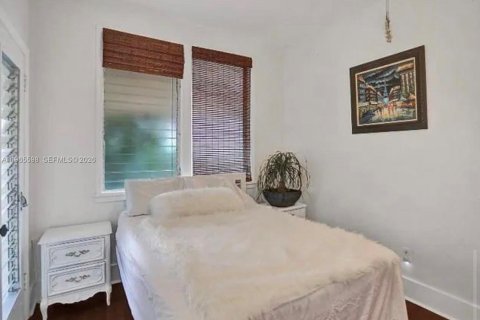 Casa en venta en Coral Gables, Florida, 6 dormitorios, 275.46 m2 № 2027324 - foto 12