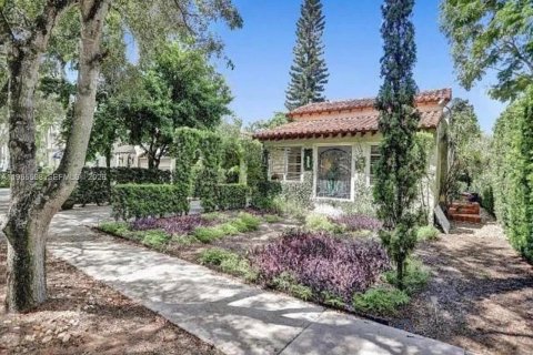 Casa en venta en Coral Gables, Florida, 6 dormitorios, 275.46 m2 № 2027324 - foto 5