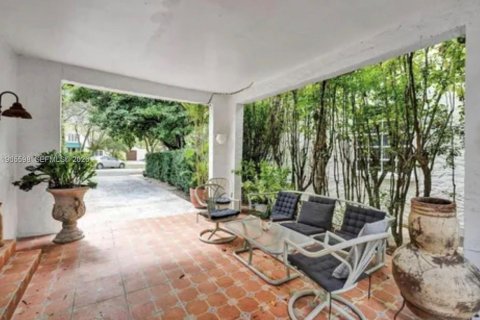 Casa en venta en Coral Gables, Florida, 6 dormitorios, 275.46 m2 № 2027324 - foto 7