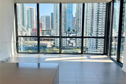 Condominio en alquiler en Miami, Florida, 2 dormitorios, 98.01 m2 № 2055325 - foto 14