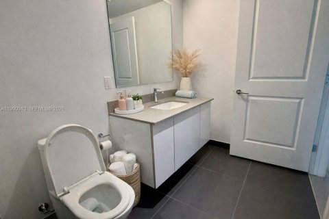 Condominio en alquiler en Miami, Florida, 2 dormitorios, 98.01 m2 № 2055325 - foto 5