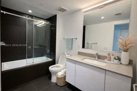 Condominio en alquiler en Miami, Florida, 2 dormitorios, 98.01 m2 № 2055325 - foto 8