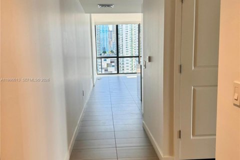 Condominio en alquiler en Miami, Florida, 2 dormitorios, 98.01 m2 № 2055325 - foto 10