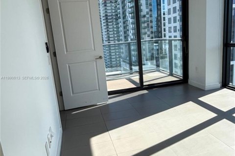 Condominio en alquiler en Miami, Florida, 2 dormitorios, 98.01 m2 № 2055325 - foto 16