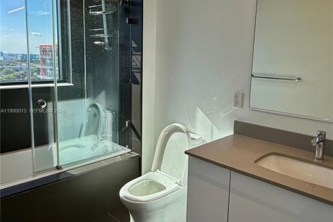Condominio en alquiler en Miami, Florida, 2 dormitorios, 98.01 m2 № 2055325 - foto 17