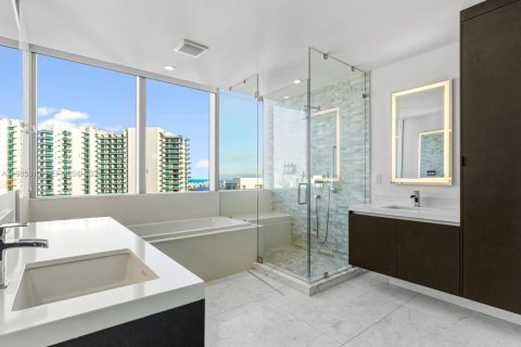 Copropriété à vendre à Miami, Floride: 3 chambres, 204.76 m2 № 1995120 - photo 24