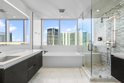 Copropriété à vendre à Miami, Floride: 3 chambres, 204.76 m2 № 1995120 - photo 25