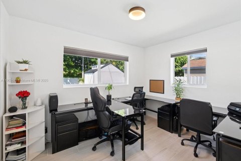 House in Cutler Bay, Florida 4 bedrooms, 149.76 sq.m. № 1954457 - photo 23