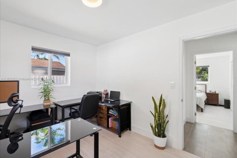 House in Cutler Bay, Florida 4 bedrooms, 149.76 sq.m. № 1954457 - photo 21