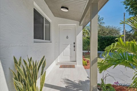 House in Cutler Bay, Florida 4 bedrooms, 149.76 sq.m. № 1954457 - photo 3