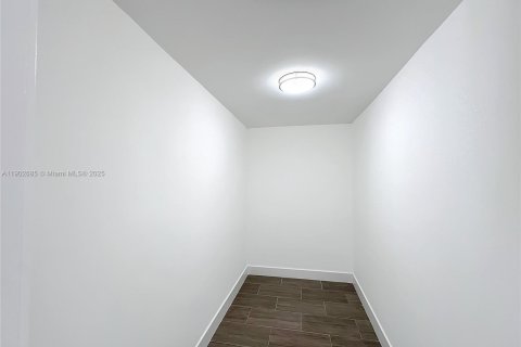 House in Cutler Bay, Florida 4 bedrooms, 149.76 sq.m. № 1954457 - photo 18