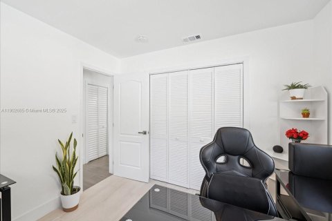 House in Cutler Bay, Florida 4 bedrooms, 149.76 sq.m. № 1954457 - photo 22