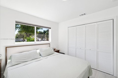 House in Cutler Bay, Florida 4 bedrooms, 149.76 sq.m. № 1954457 - photo 19