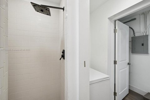 House in Cutler Bay, Florida 4 bedrooms, 149.76 sq.m. № 1954457 - photo 30