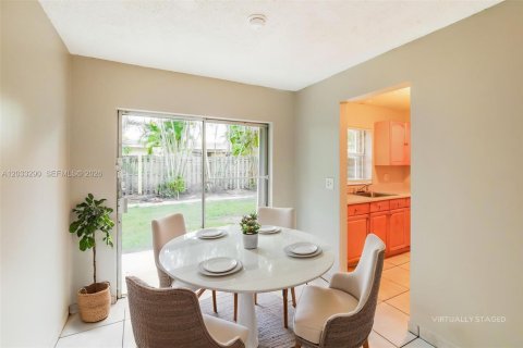 Villa ou maison à louer à North Lauderdale, Floride: 2 chambres, 78.97 m2 № 2168592 - photo 7