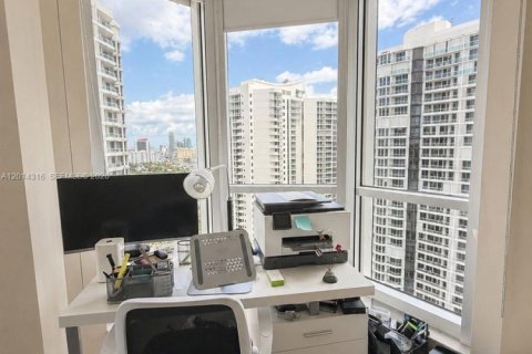 Condo in Aventura, Florida, 3 bedrooms № 2076381 - photo 11