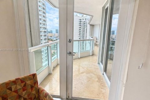 Condo in Aventura, Florida, 3 bedrooms № 2076381 - photo 10