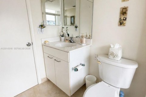 Condo in Aventura, Florida, 3 bedrooms № 2076381 - photo 21