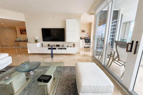 Condo in Aventura, Florida, 3 bedrooms № 2076381 - photo 4