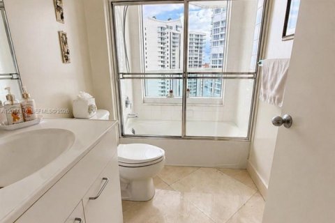 Condo in Aventura, Florida, 3 bedrooms № 2076381 - photo 15