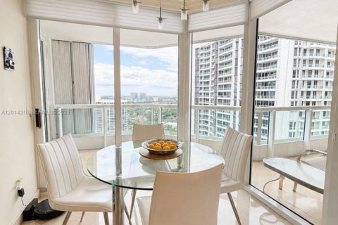 Condo in Aventura, Florida, 3 bedrooms № 2076381 - photo 17