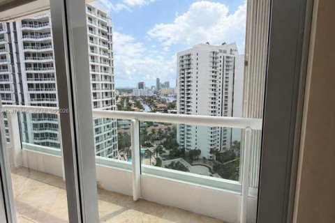 Condo in Aventura, Florida, 3 bedrooms № 2076381 - photo 24