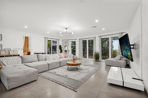 Купить виллу или дом в Холливуд, Флорида 4 спальни, 234.95м2, № 2034265 - фото 13